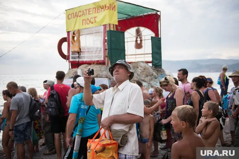 Самым популярным туристическим направлением сезона весна-лето - 2015 будет Крым