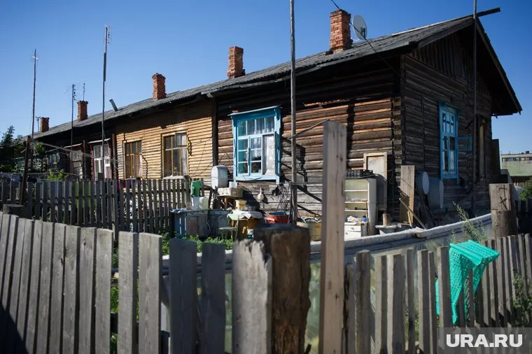 Два многоквартирных дома в Питляре планировалось расселить до 2030 года