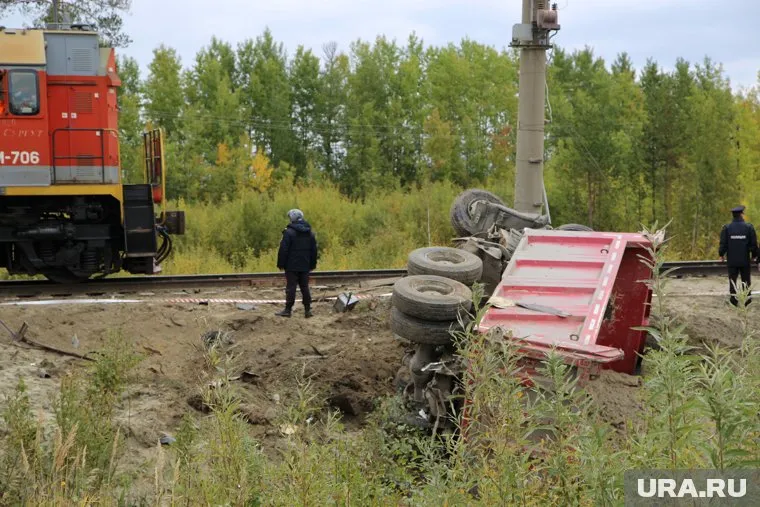 Под Волгоградом водитель КАМАЗа инициировал аварию с пассажирским поездом (архивное фото)