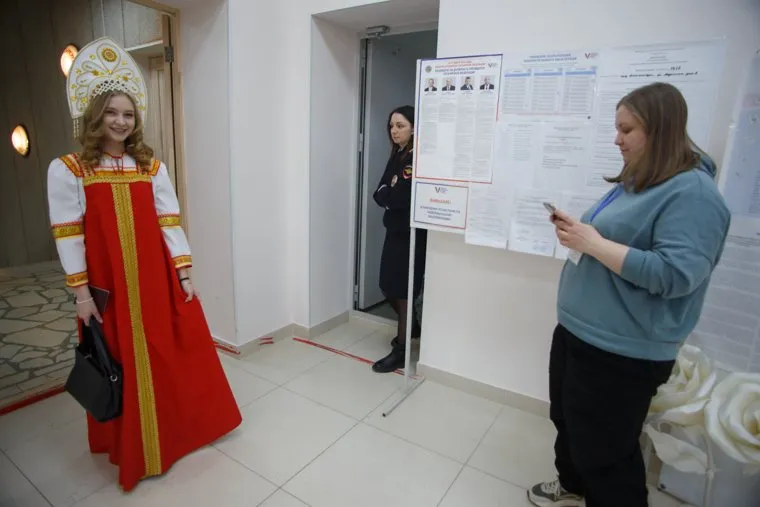 Студентка Катерина на избирательном участке № 1417. Екатеринбург