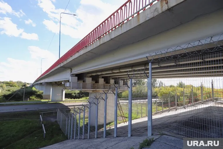 ДТП произошло на Омском мосту в Кургане