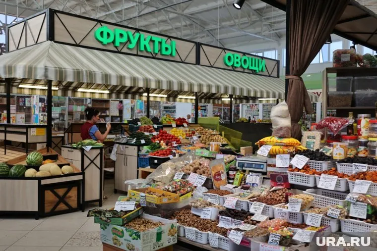 За день крытый рынок принимает 2,5 тысячи покупателей