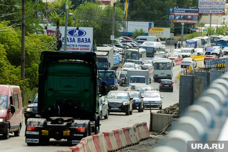 Мэр Наталья Котова распорядилась отменить перекрытия дорог для ремонта в часы пик из-за заторов
