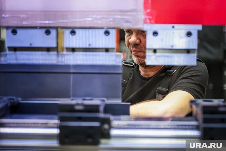 Прессовщики возглавили рейтинг-2025 рабочих профессий