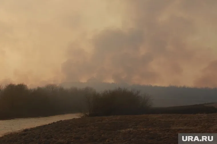 На пожар уже выехали сотрудники МЧС