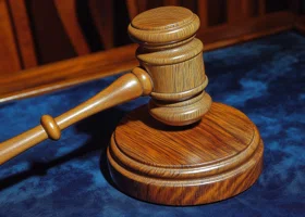 Элитные квартиры, иномарки и дорогое оружие: чего лишился экс-замгубернатора Кушнарев из-за взятки в 27 млн