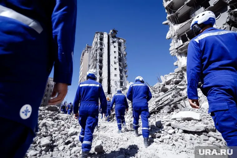 Из-за обрушения здания Управления генерального аудитора в Бангкоке в результате землетрясения погибло более 85 человек 