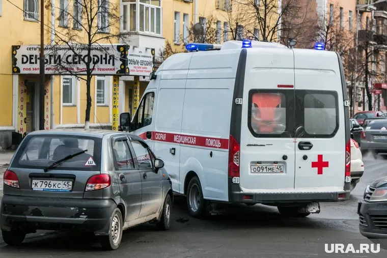 Автохам не пропустил карету «скорой» на перекрестке