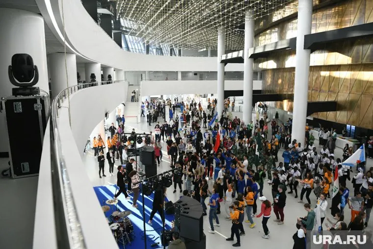 Людей эвакуировали из «Екатеринбург — ЭКСПО» из-за срабатывания пожарной сигнализации