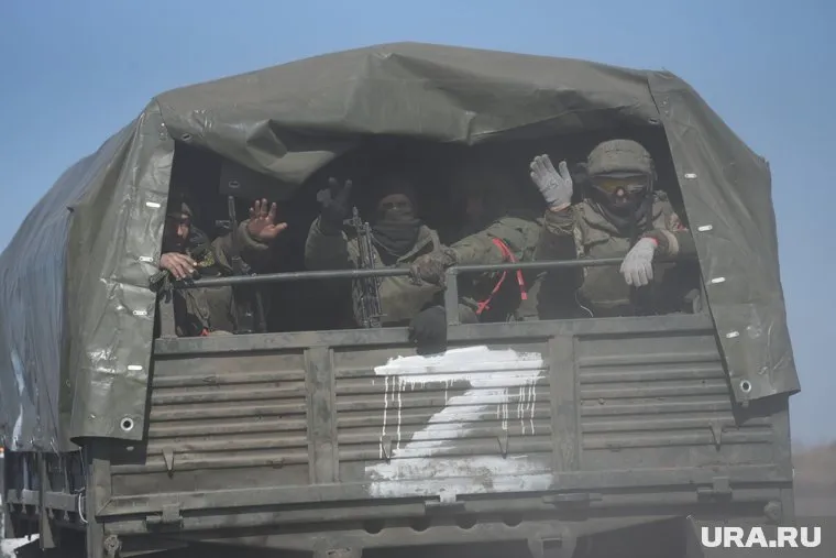 Буквы Z и V используют российские военные