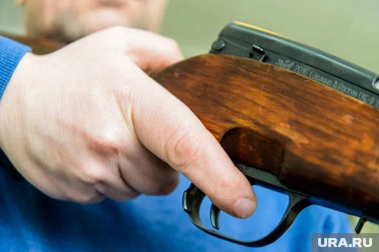 В мессенджерах распространяется информация о злоумышленнике, который собирается напасть на учебные заведения (архивное фото)