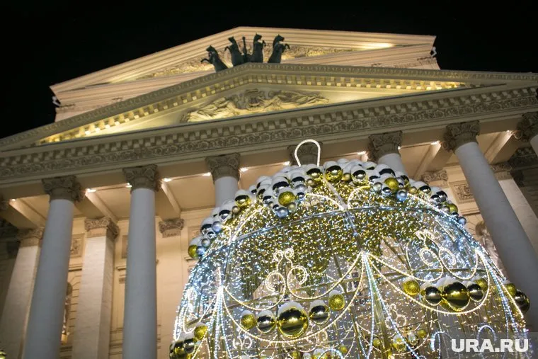 Очередь из желающих попасть на «Щелкунчик» не становится меньше, люди готовы терпеть ради представления