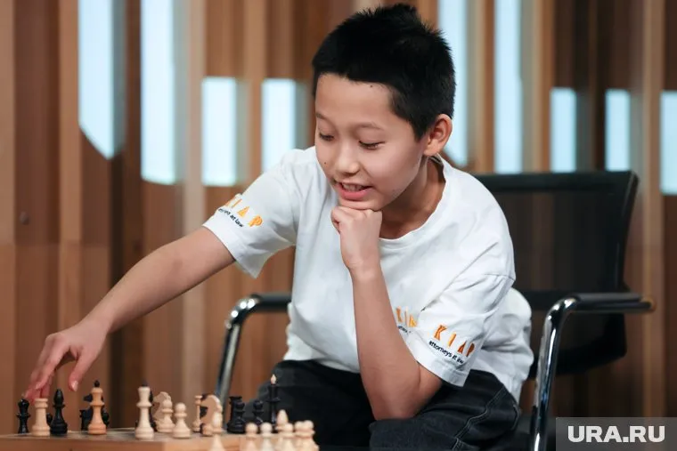 Шогджиев стал самым юным шахматистом, выполнившим норму на звание международного мастера