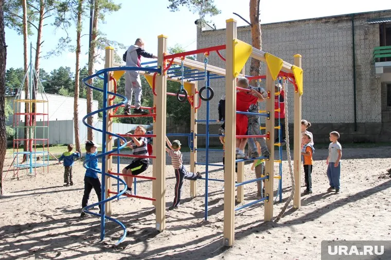 Путин поручил проверить безопасность детского отдыха