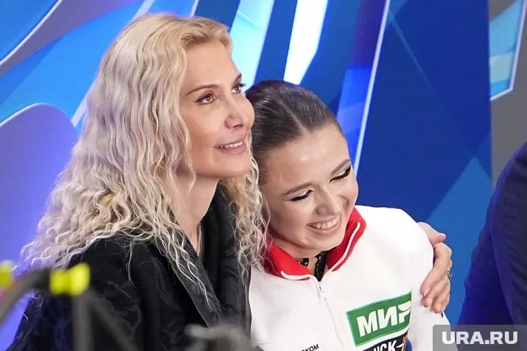 Этери Тутберидзе (на фото слева) не будут привлекать к ответственности из-за допингового скандала с участием Камилы Валиевой, передает Оливье Ниггли