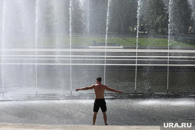В выходные на Урал возвращается 30-градусная жара, отметил Александр Шувалов