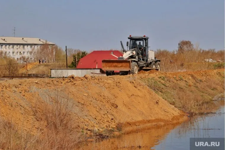 Малое Чаусово, Курган
