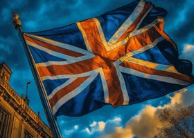 Британского премьера призвали меньше путешествовать из-за проблем в стране