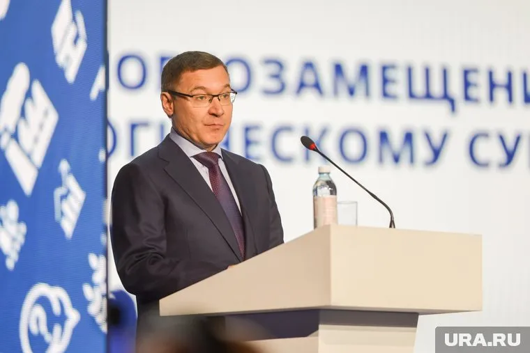 Владимир Якушев обсудил импортозамещение в нефтегазовой отрасли