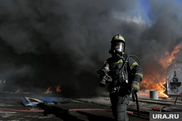 В Калининском районе Донецка горит АЗС