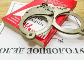 На мужчину, который угрожал челябинскому учителю, завели уголовные дела