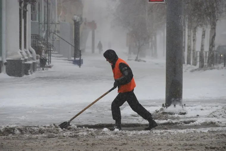 Снегопад в апреле во время пандемии коронавируса.  Курган 