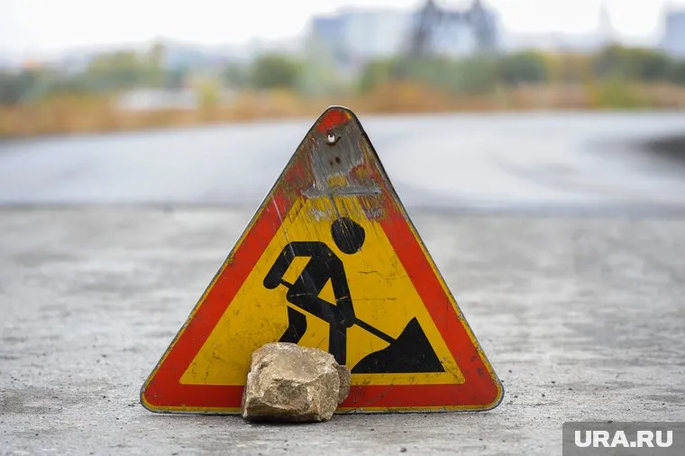 В ГИБДД говорят, что рядом с рабочими стоял соответствующий знак, но водитель его не заметил