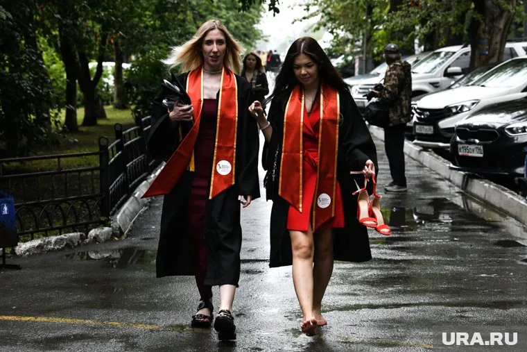 В вузах РФ думают убрать бакалавриат и магистратуру