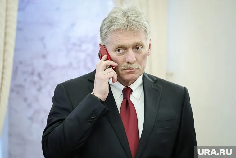 Песков заявил, что Путин и Трамп созвонятся в 17:00 