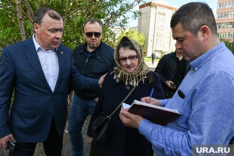 Алексей Орлов впервые вживую пообщался с возмущенными простыми людьми