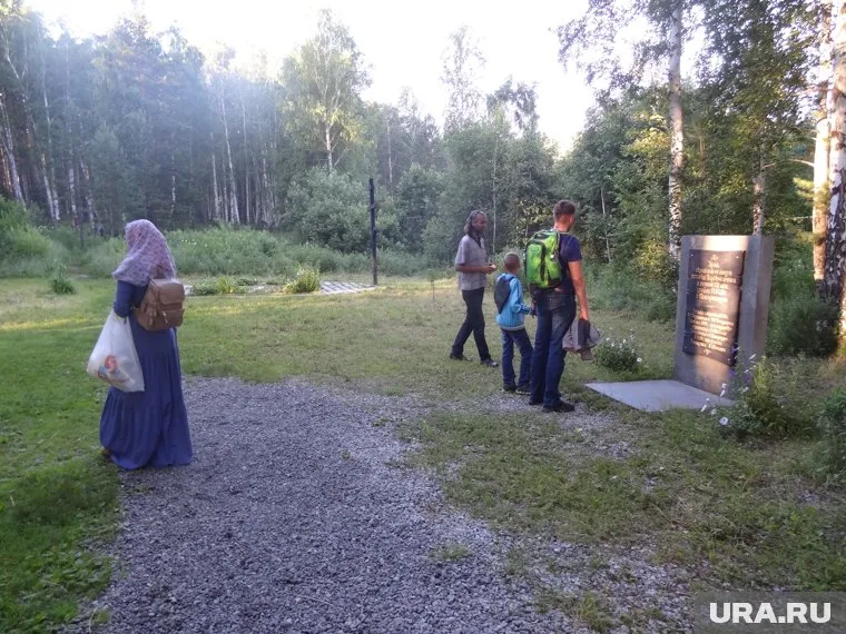 Церковь официально не признает останки из Поросенкова Лога, но хотела бы получить его в пользование