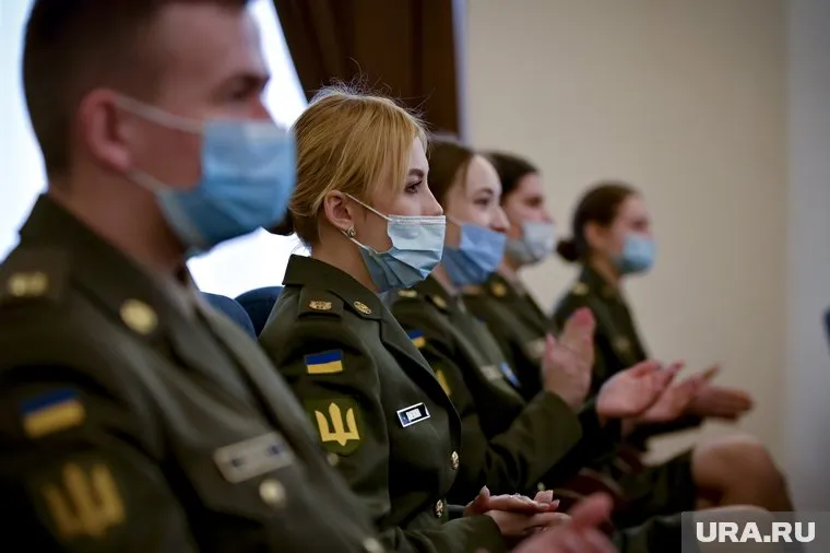 ВСУ готовят женщин к боевым действиям, пишет NOS