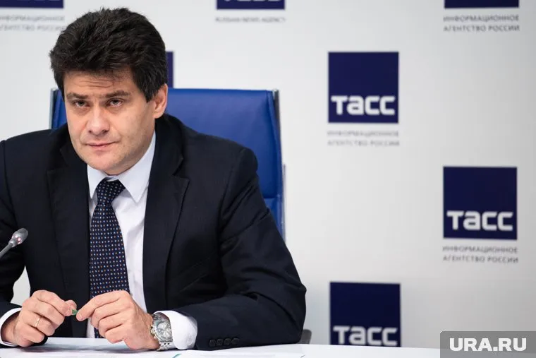 По словам Александра Высокинского, когда власти планировали выпускной, «эпидситуация позволяла»