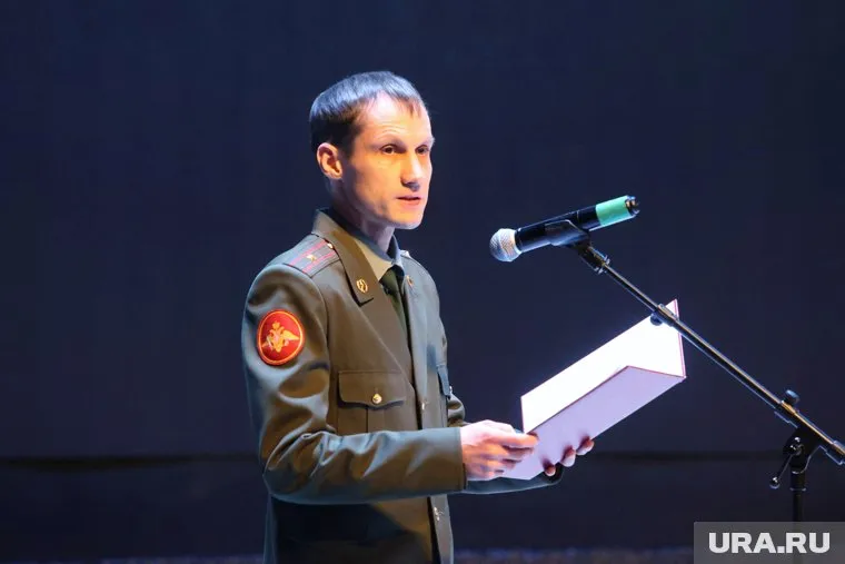 Военком Кургана провел собрание по вопросам брони и отсрочек