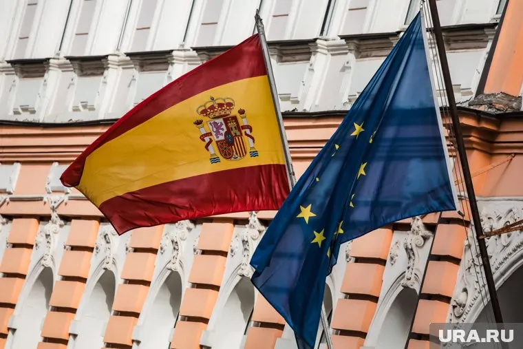 Блогер сбежал в Испанию