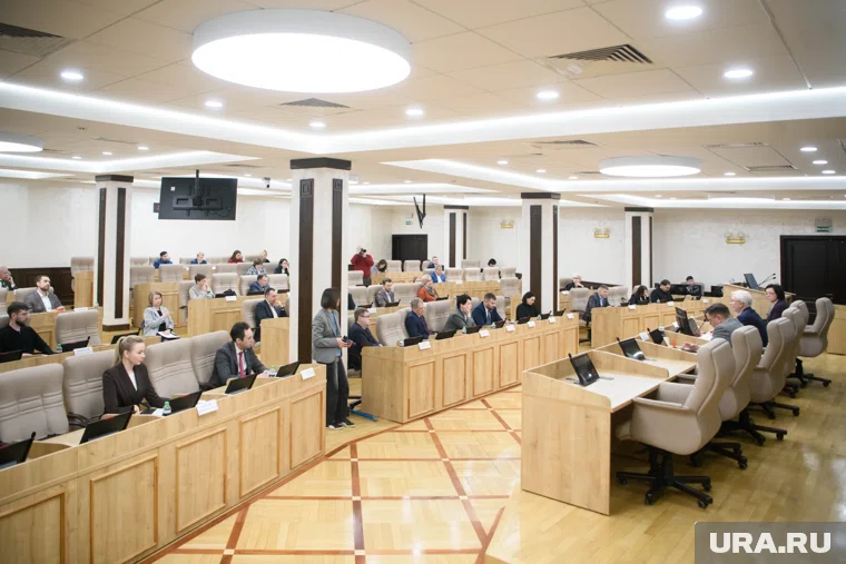 Первые заседания дум осталось провести только в Новом Уренгое и Пуровском районе