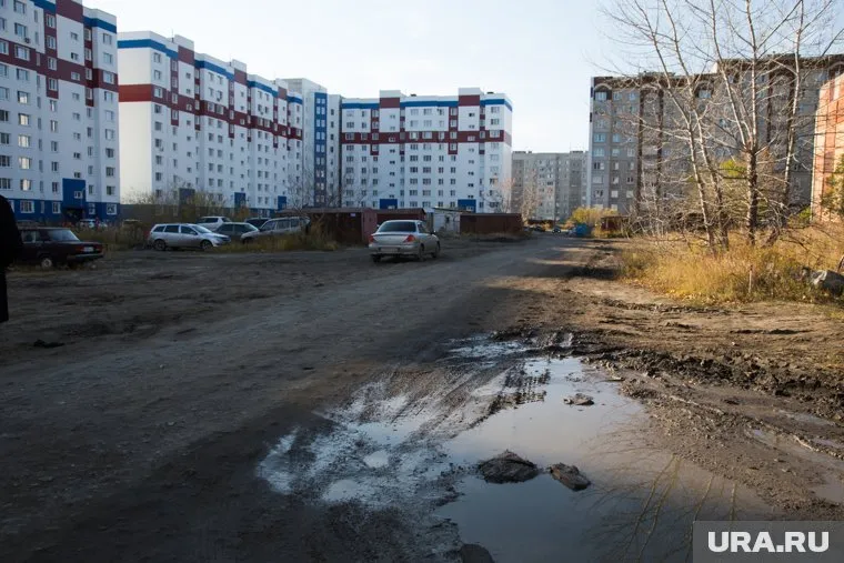 Курганцы сами отремонтировали дорогу возле своих домов
