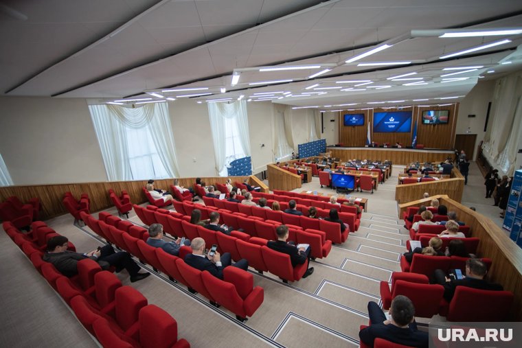 Участники СВО прошли стажировку в Заксобрании ЯНАО. Фото