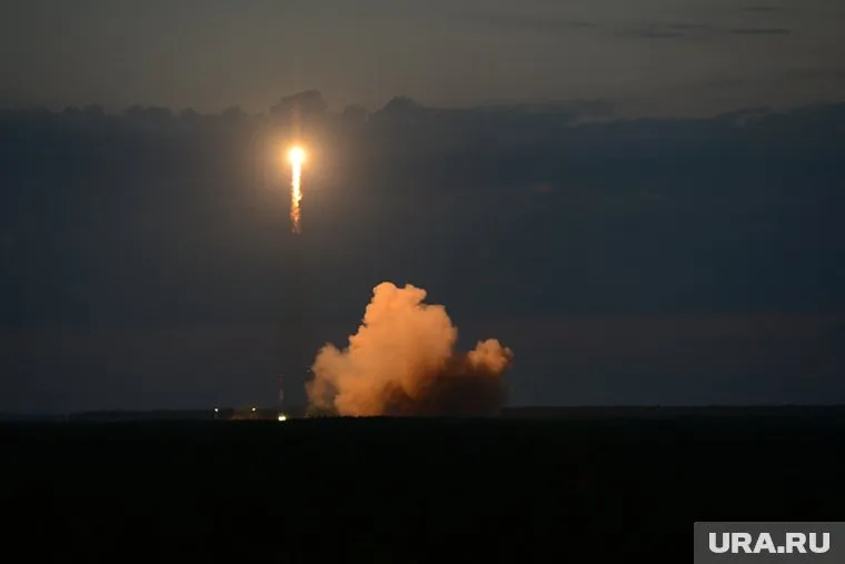 Очевидцы приняли запущенные Илоном Маском спутники за НЛО (архивное фото)