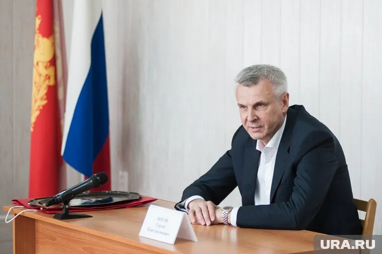 Сергею Носову рекомендуют почитать учебник истории