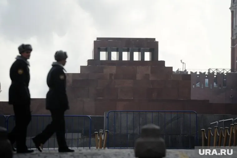 В Мавзолей временно перестанут пускать посетителей