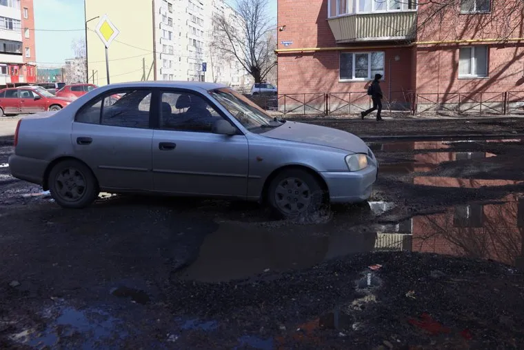 Разбитые дороги. Курган