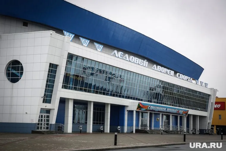 Ледовый дворец Сургута может отойти частнику — концессионер обещает построить еще один крытый каток