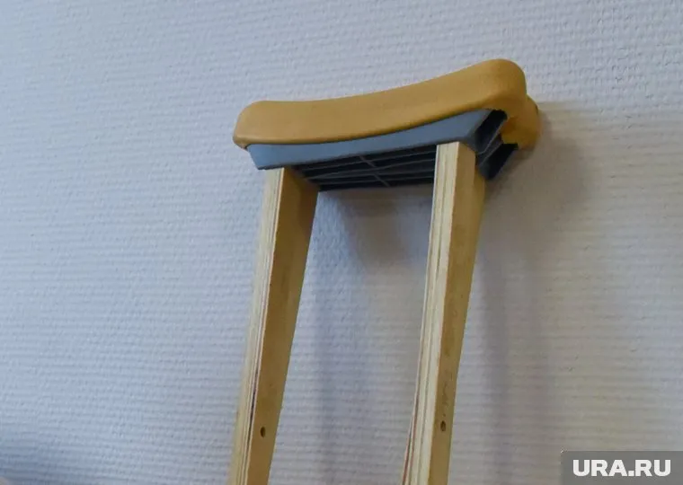 Костыль чуть не стал причиной смерти человека в Курганской области