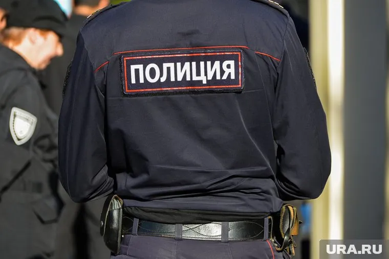 Жительницу из ХМАО задержала полиция из-за курения в самолете