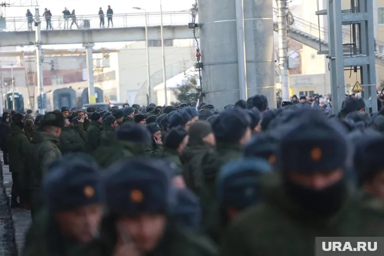 Этой весной на срочную службу отправятся примерно столько же мужчин, сколько и прошлой