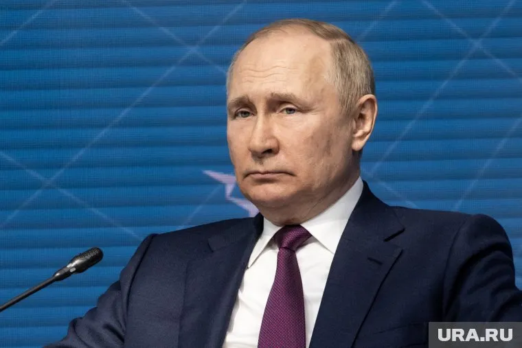 Президент России Владимир Путин получил от председателя КС РФ основание для правового непризнания Украины