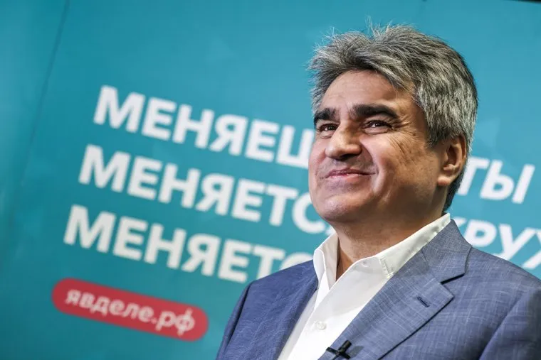 Лидер партии "Новые люди" Алексей Нечаев и министр науки и образования Валерий Фальков на этапе конкурса "Я в деле". Москва