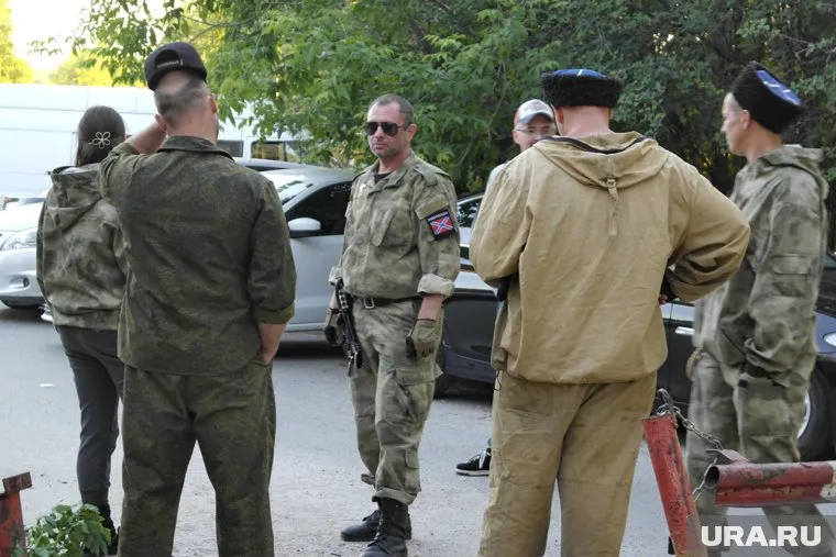 Теперь наводят порядок в парке казачьи патрули