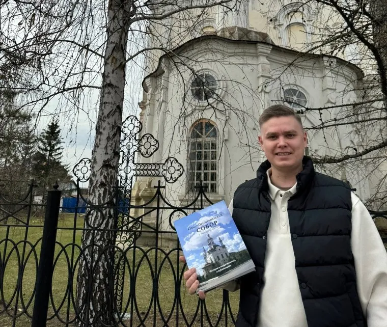 Чиновник депстроя Даниил Вольман в свободное время помогает воссоздавать храмы